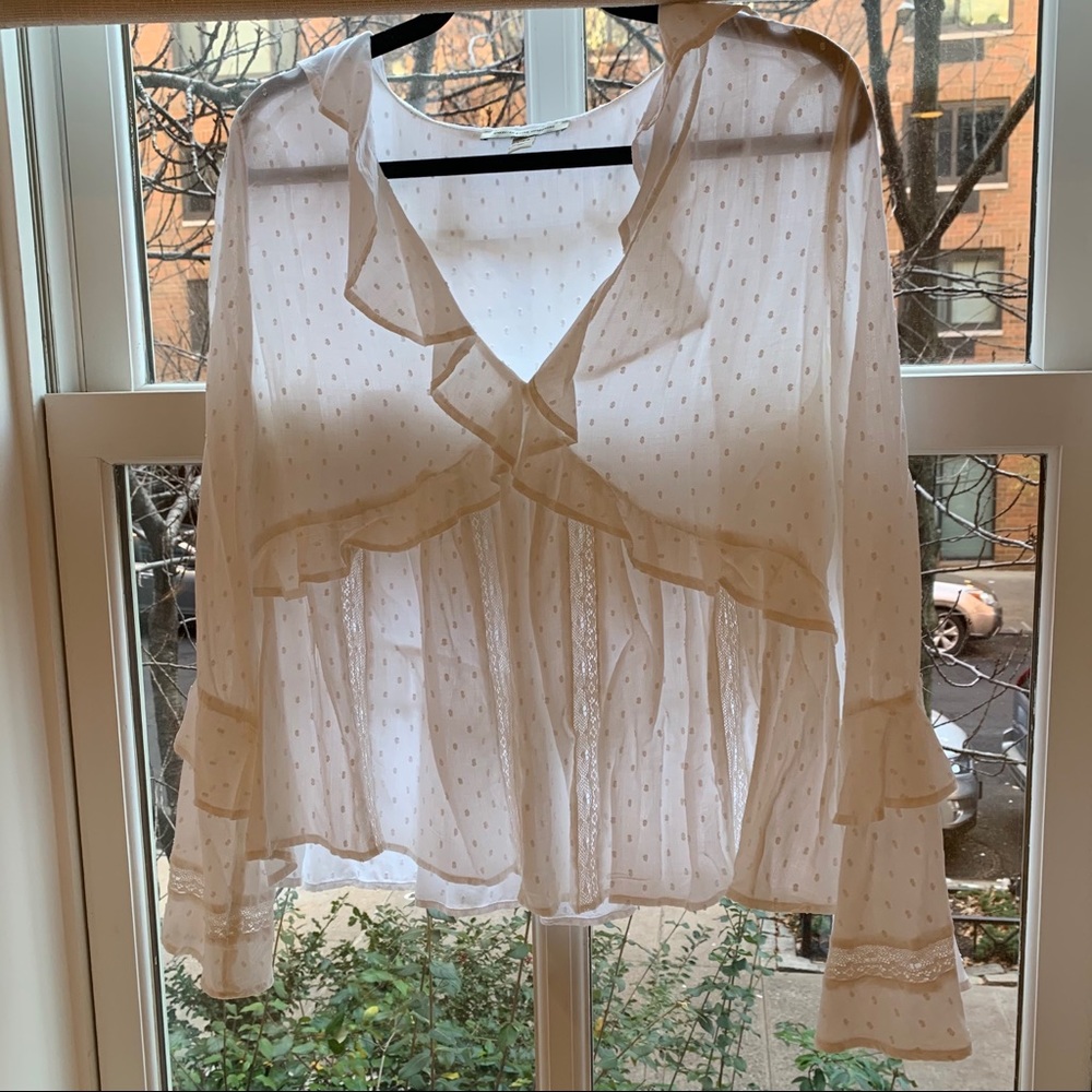 White american eagle ruffle blouse